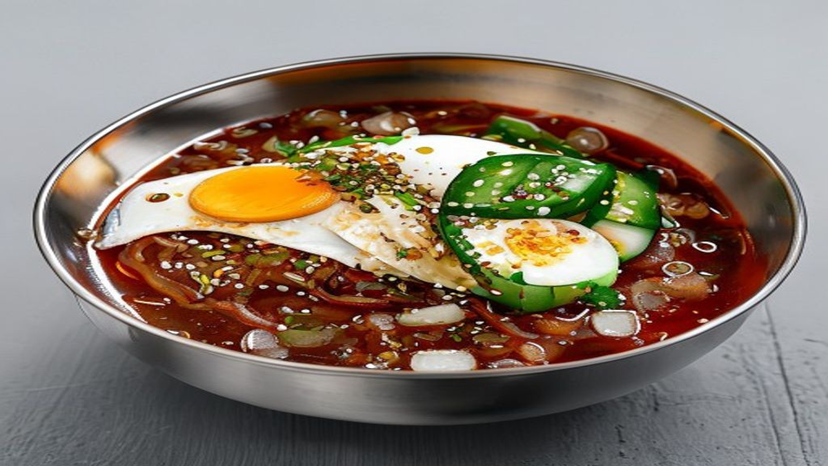The Refreshing World of Naengmyeon: Cold Noodle Traditions - The Hamheung Style: The Spicy Challenger